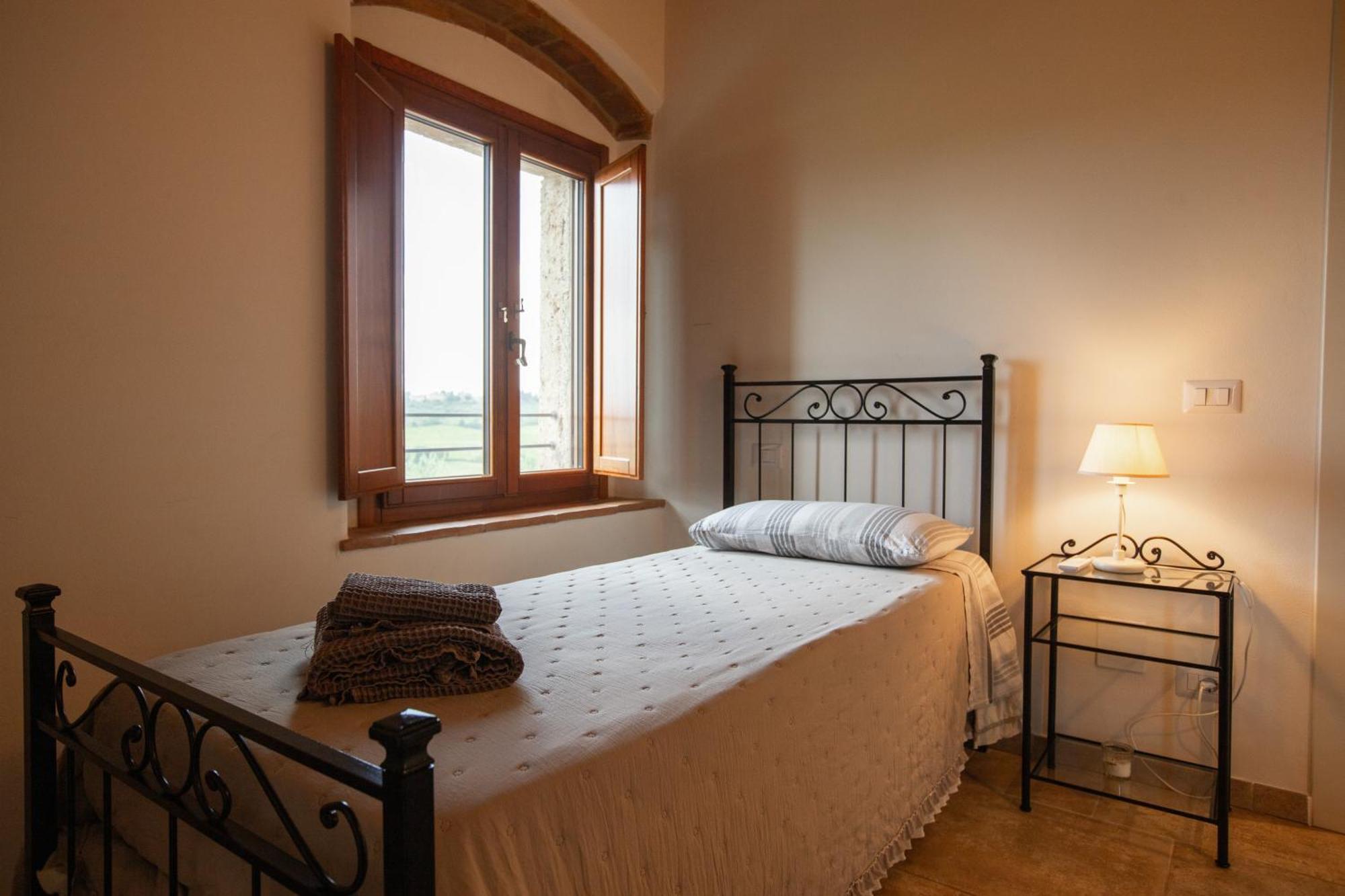 Vittoria Chianti Vacations Apartman Poggibonsi Kültér fotó